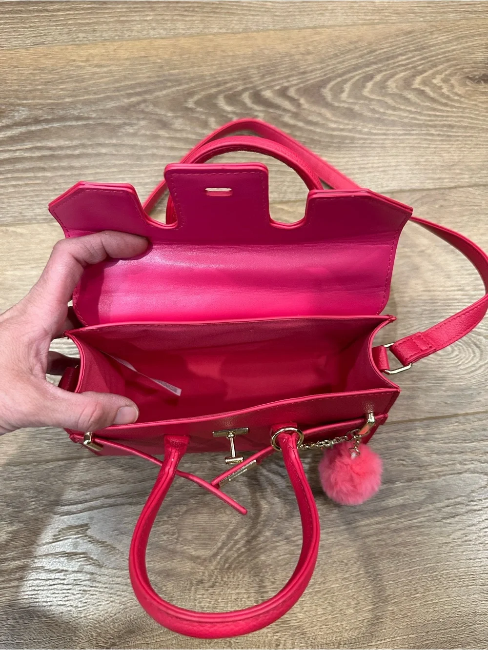 FAO Schwarz Hudson Tote Bag - Picture 5 of 13